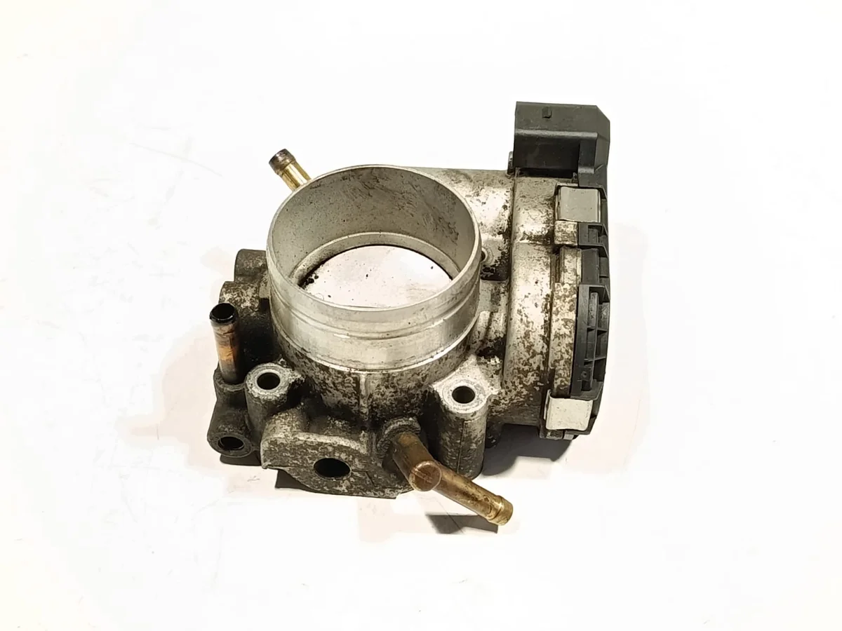 Audi A3 1.6 8V MPI Drosselklappe 06A133062D image 3