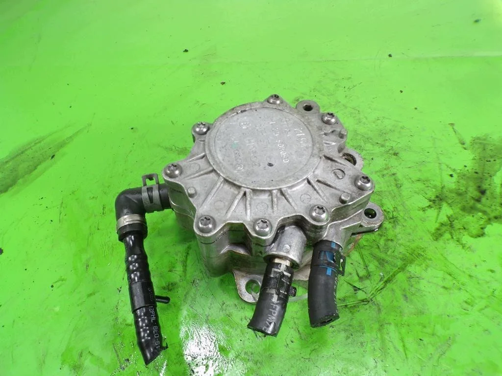 Audi A4 B7 1.9 TDI BKE tyhjiöpumppu F-407105-