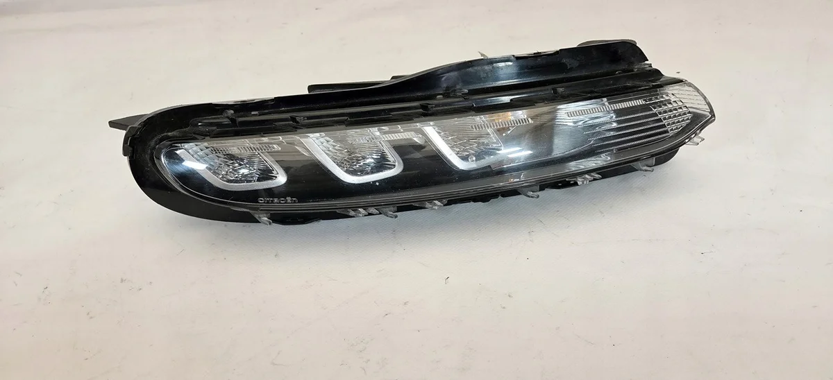 LED-ajovalo oikea Citroen C3 III 9823312980