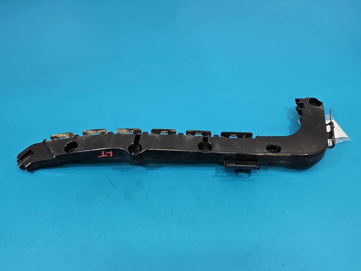 Soporte Parachoques Jeep Grand Cherokee WK2 Izquierdo