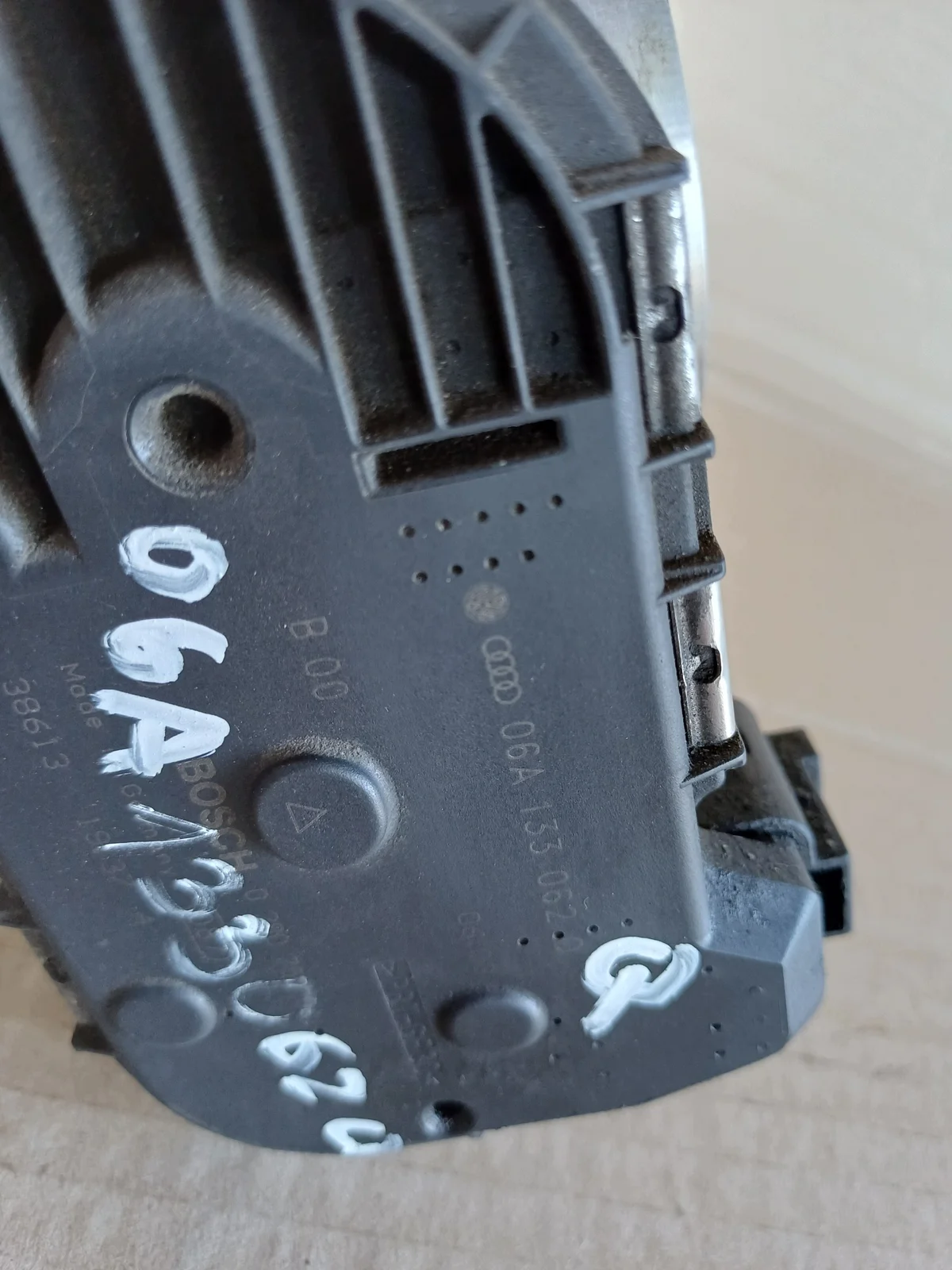Drosselklappe 06A133062Q Skoda Octavia 1