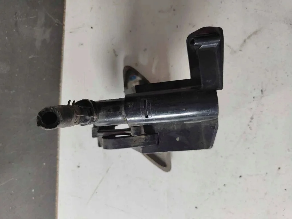 Bico Limpador Toyota Corolla E140 E150 30828