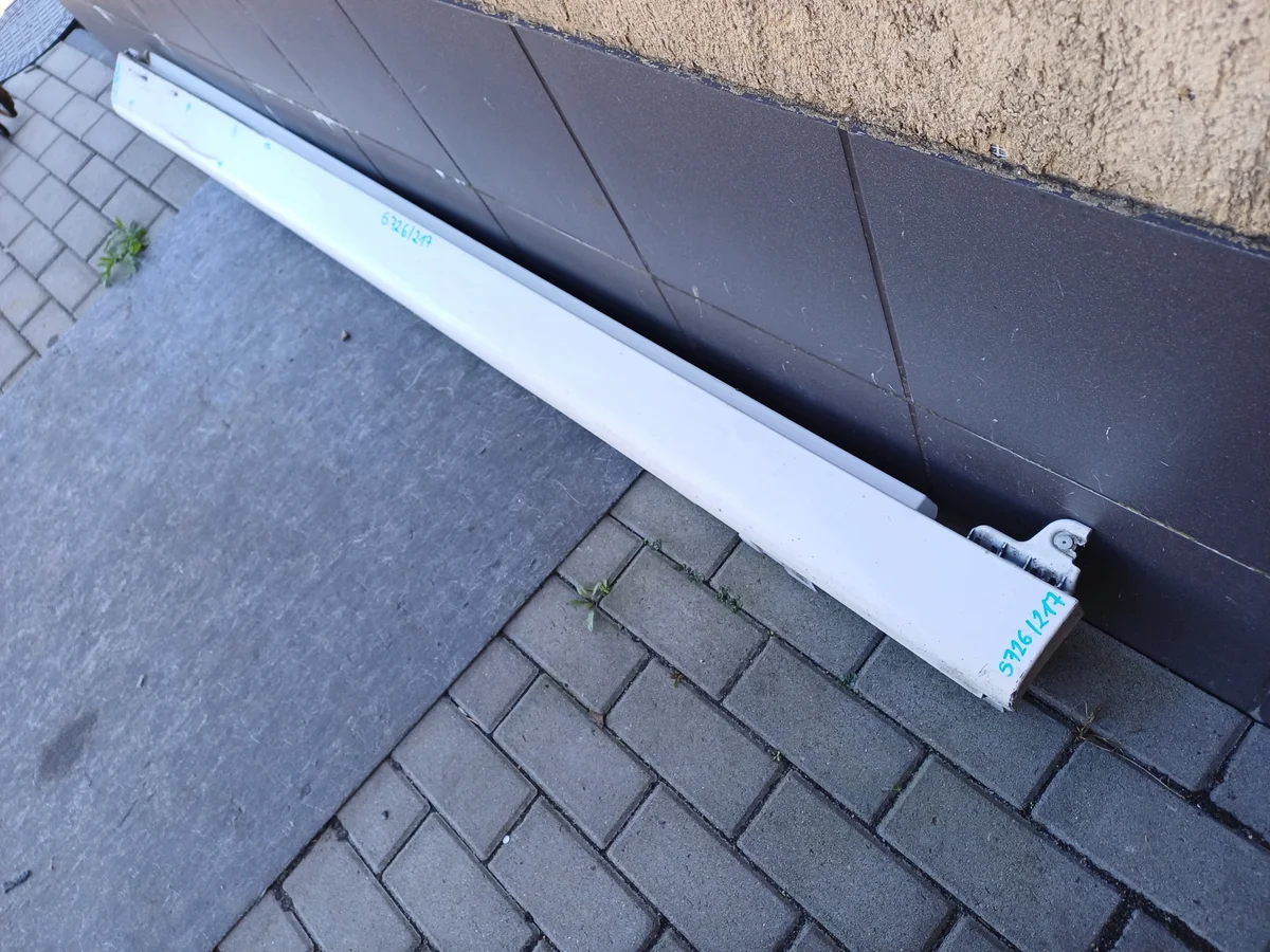 BMW X1 F48 kynnyslista oikea 8059870 image 3