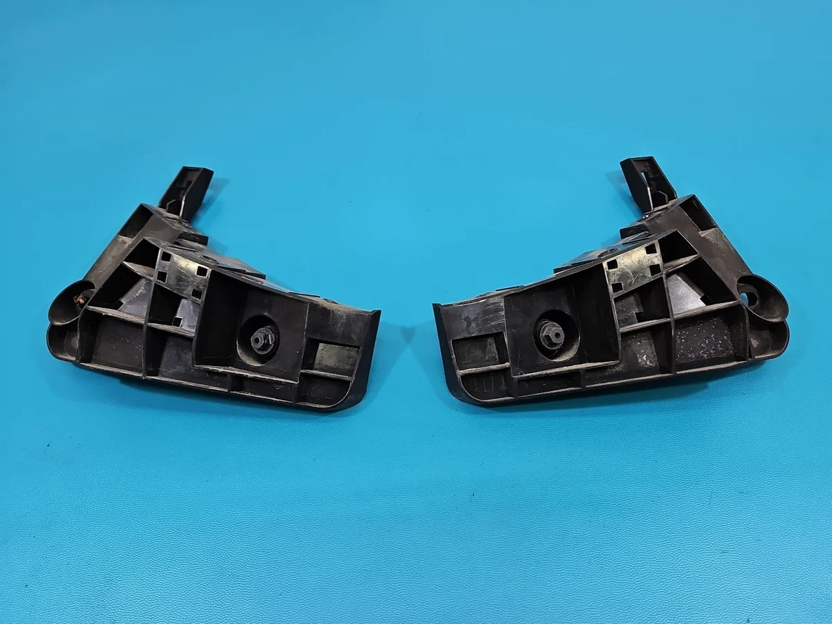 Soporte Parachoques Infiniti QX30 Izquierdo Usado