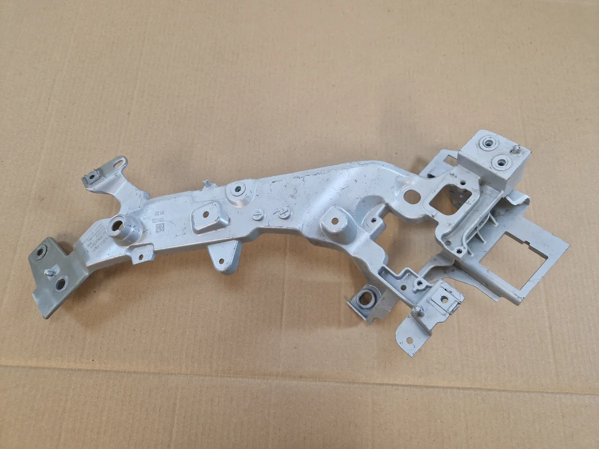 Polestar II frontförstärkning, OEM 32396094