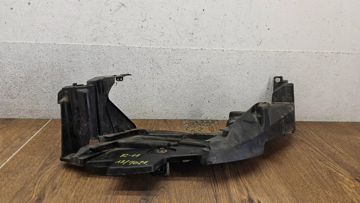 Renault Megane III Guia Farol Esquerdo Usado