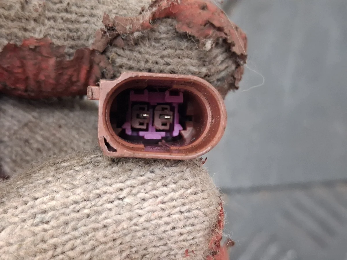 VW Golf V Plus Exhaust Gas Temp Sensor 411420902 image 3