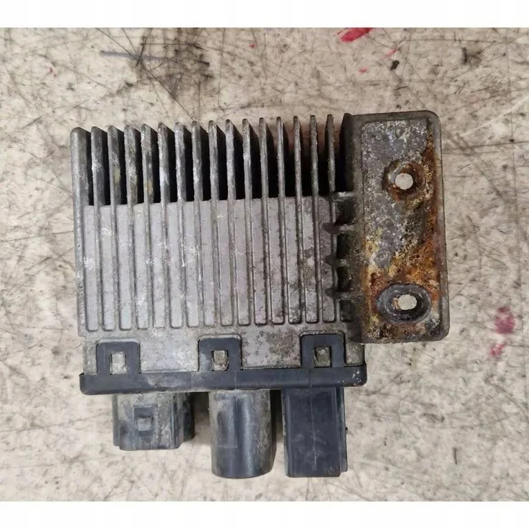 Jäähdyttimen tuulettimen rele VW 898096000