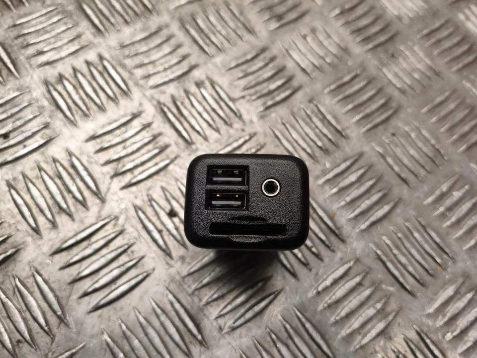 Gniazdo Aux Usb Sd Opel Astra K V 84789791 image 2