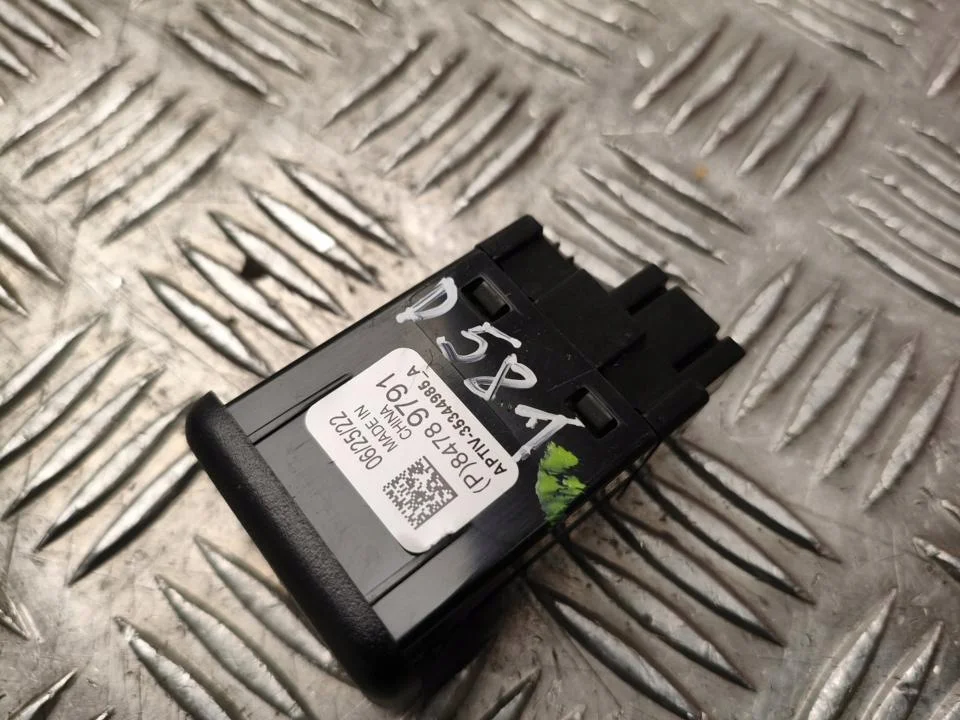 Gniazdo Aux Usb Sd Opel Astra K V 84789791 image 3