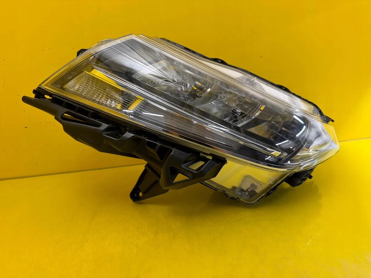 Suzuki Vitara III Headlight Left 100-7r016 image 3