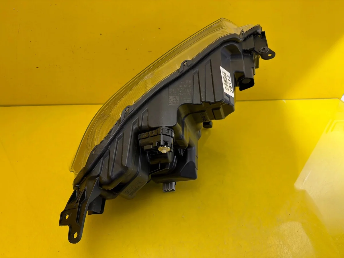 Suzuki Vitara III Headlight Left 100-7r016 image 8