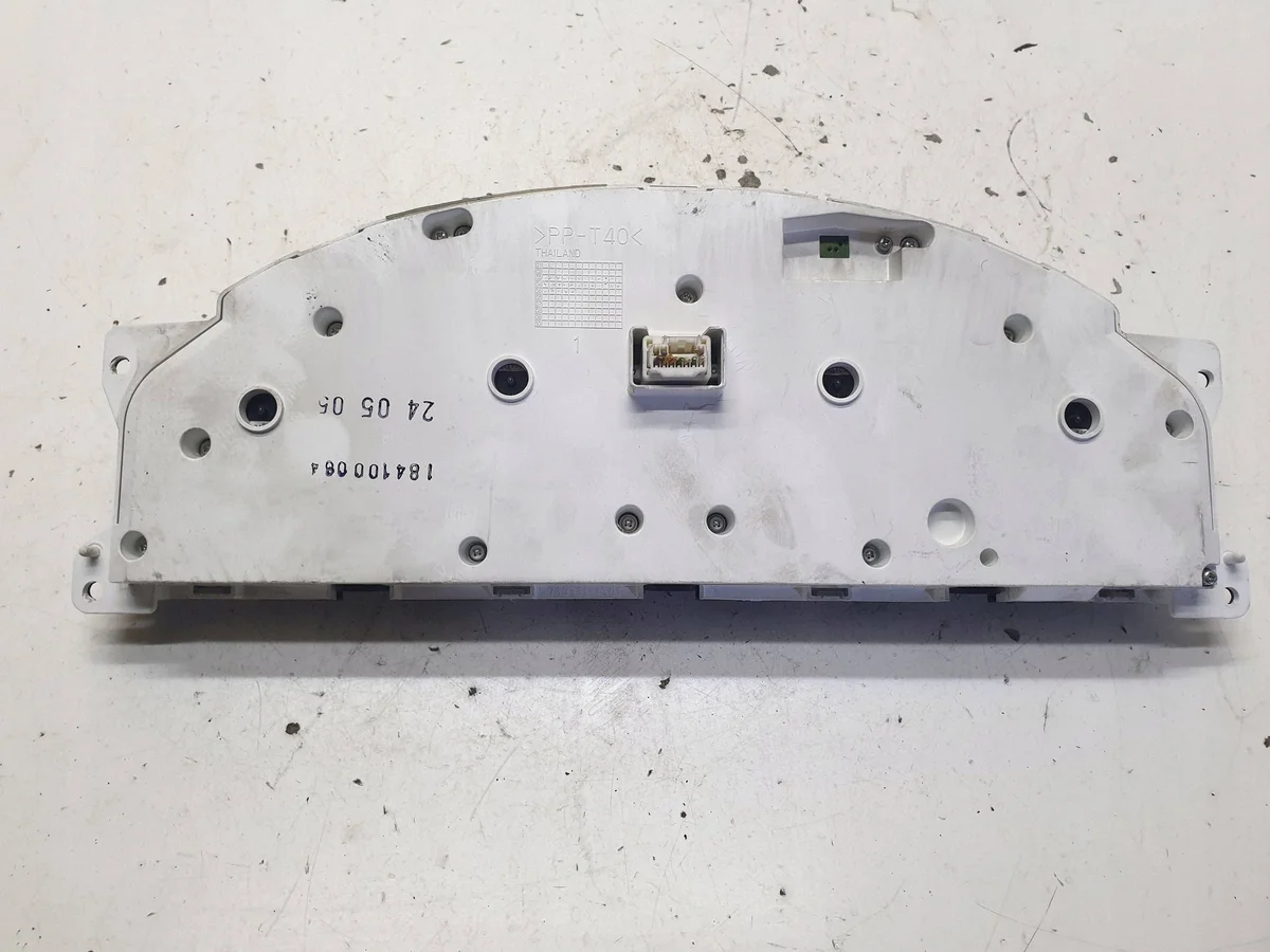 Compteur Volvo V70 2.4 D 30746102 image 3