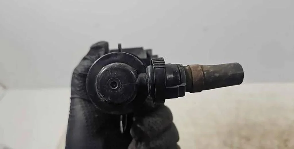 Subaru Forester SG 2007 Headlight Washer Pump image 3