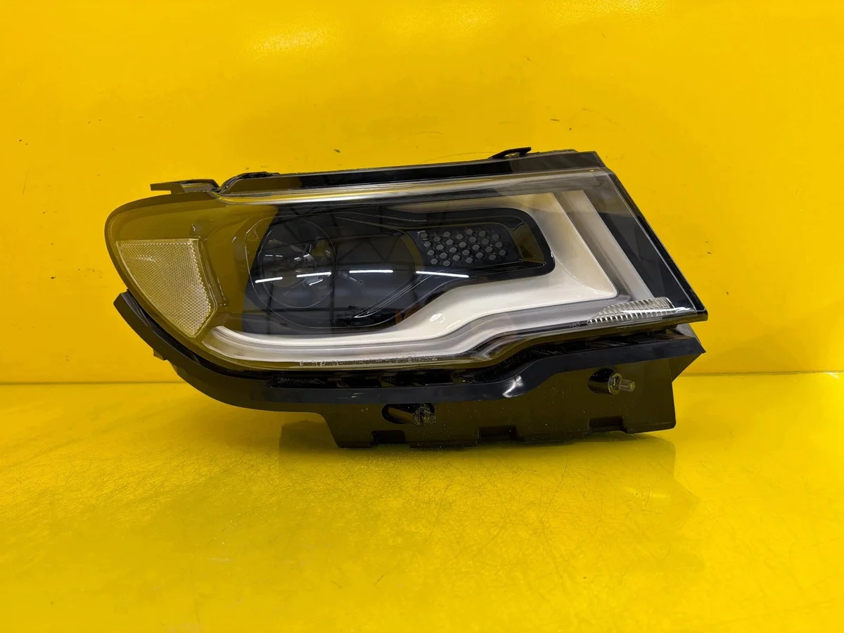 Strålkastare Jeep Compass Höger Lins + LED