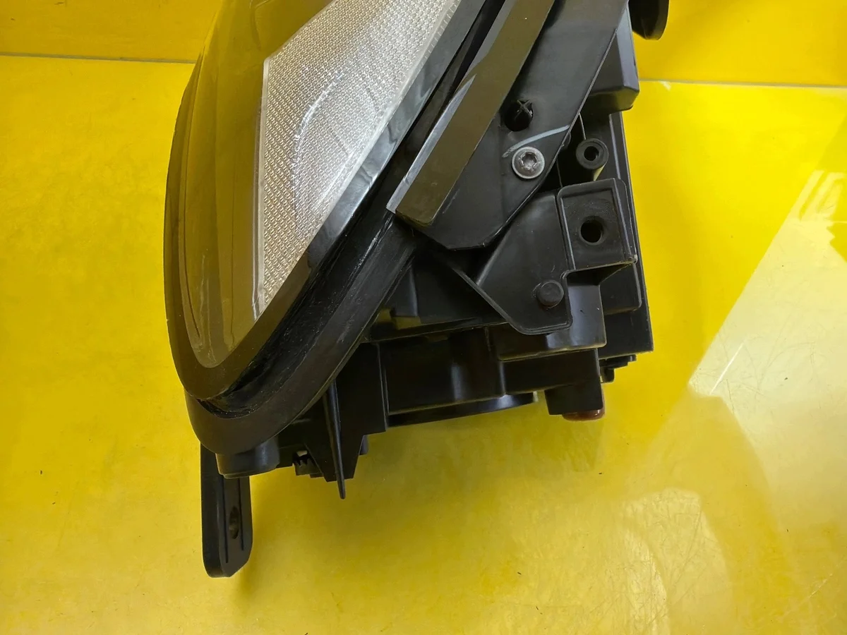 Strålkastare Jeep Compass Höger Lins + LED image 9