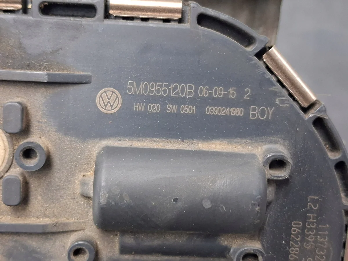 VW Golf V Plus pyyhinmekanismi 5M0955120B image 5