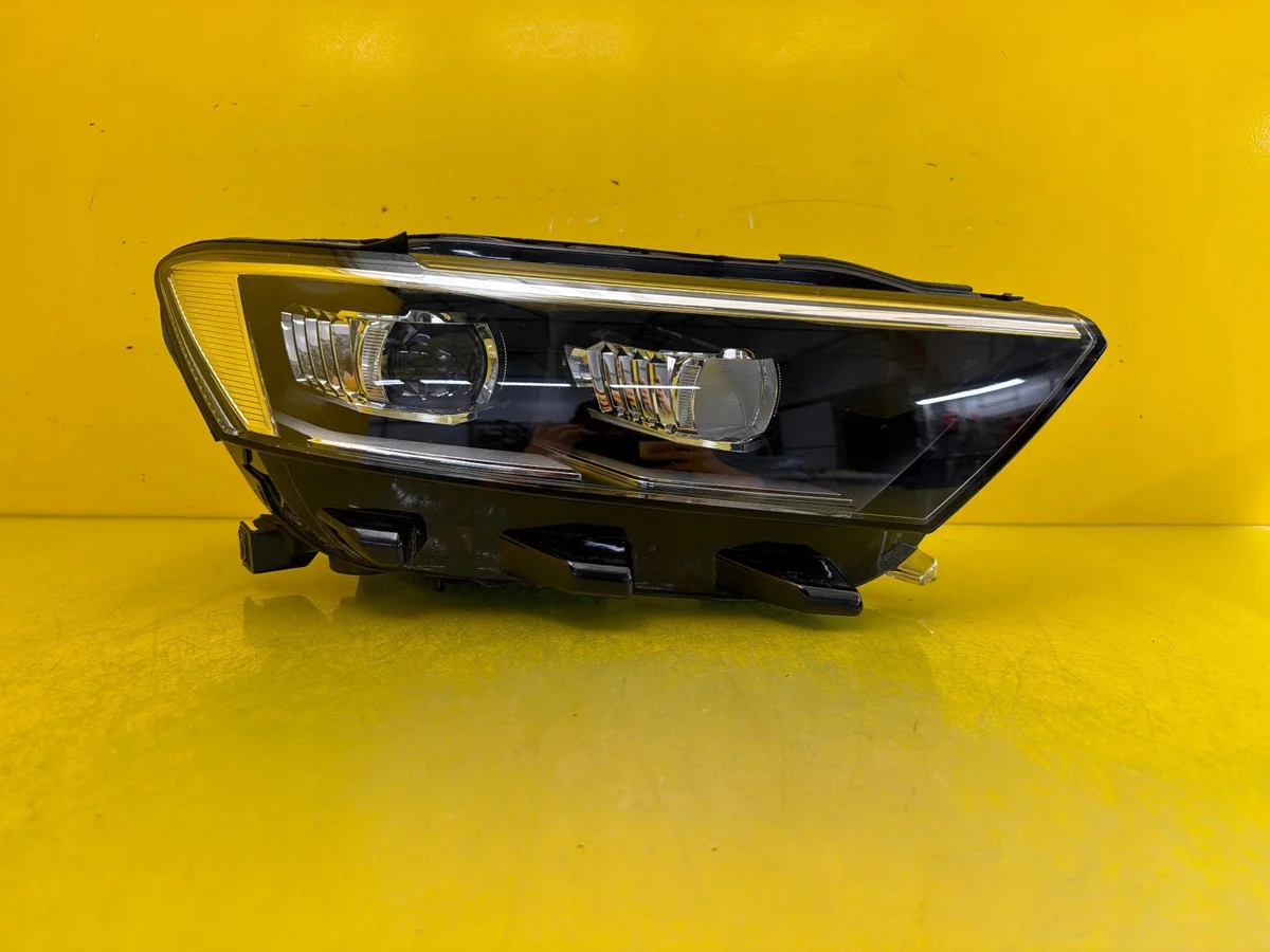 Faro LED VW T-Roc 2GA941774 Derecho Usado