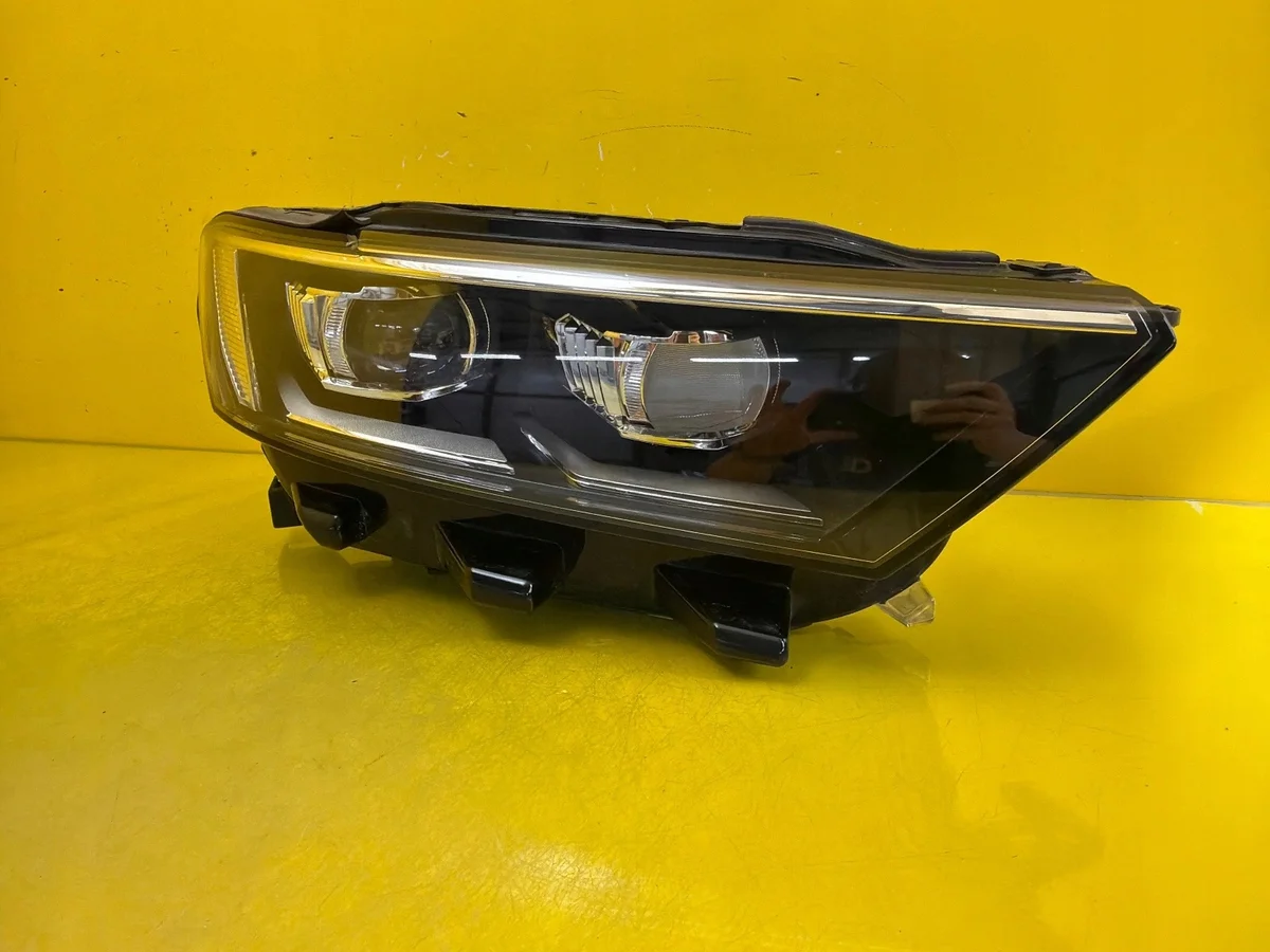 Faro LED VW T-Roc 2GA941774 Derecho Usado image 3