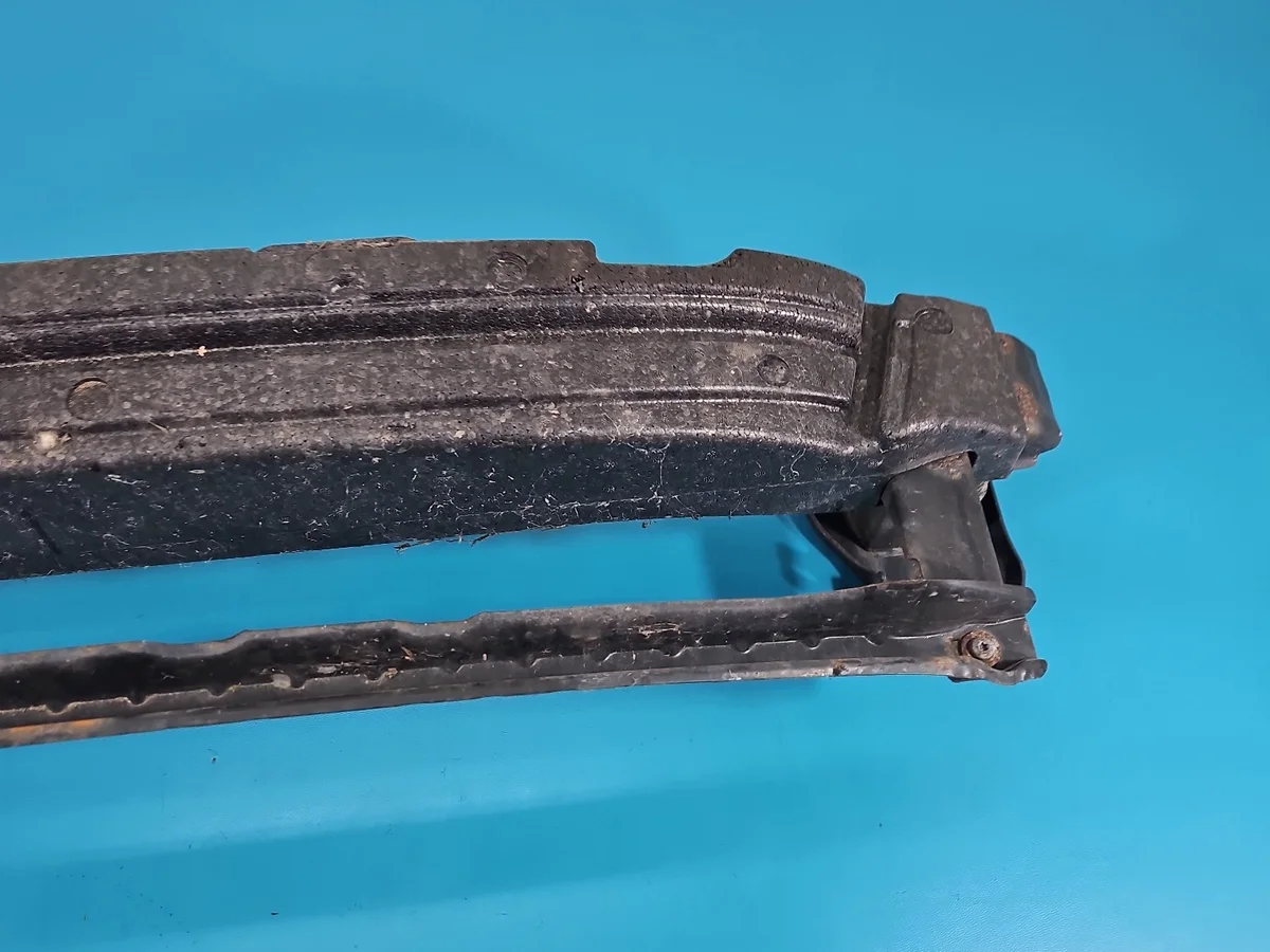 Renfort de pare-chocs avant VW Tiguan