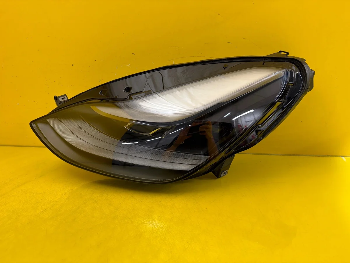 Vänster Framlykta Tesla Y Full LED Begagnad