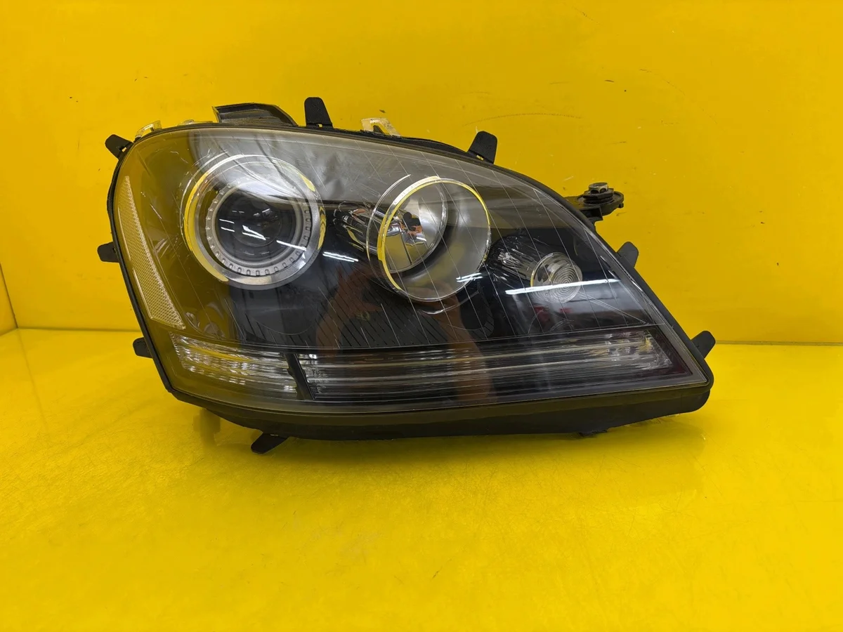 Höger strålkastare Mercedes ML W164 05-08 Xenon