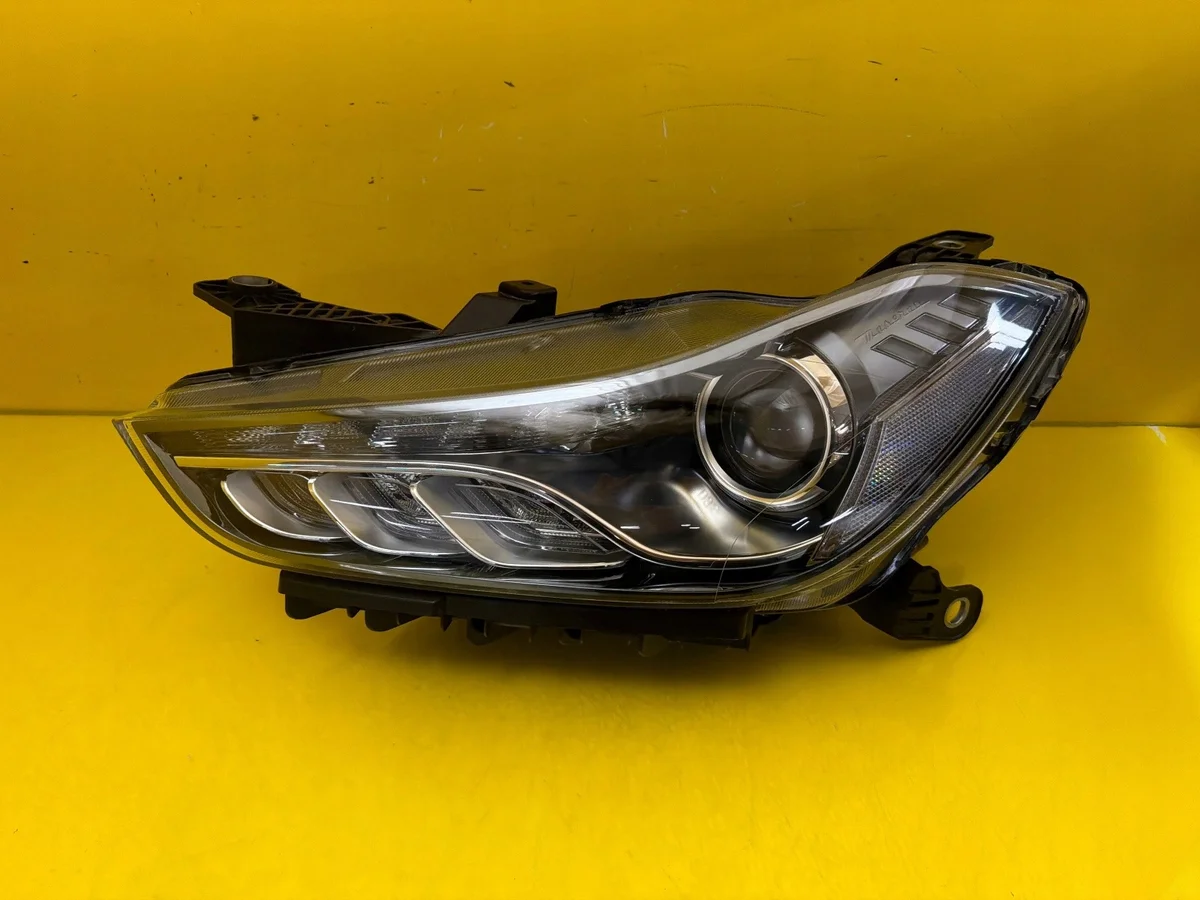 Maserati Ghibli M157 Bi-Xenon Headlight Left Used