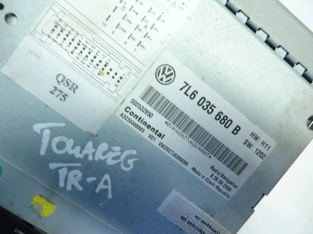 VW Touareg Radio Navigation 7L6035680B image 5