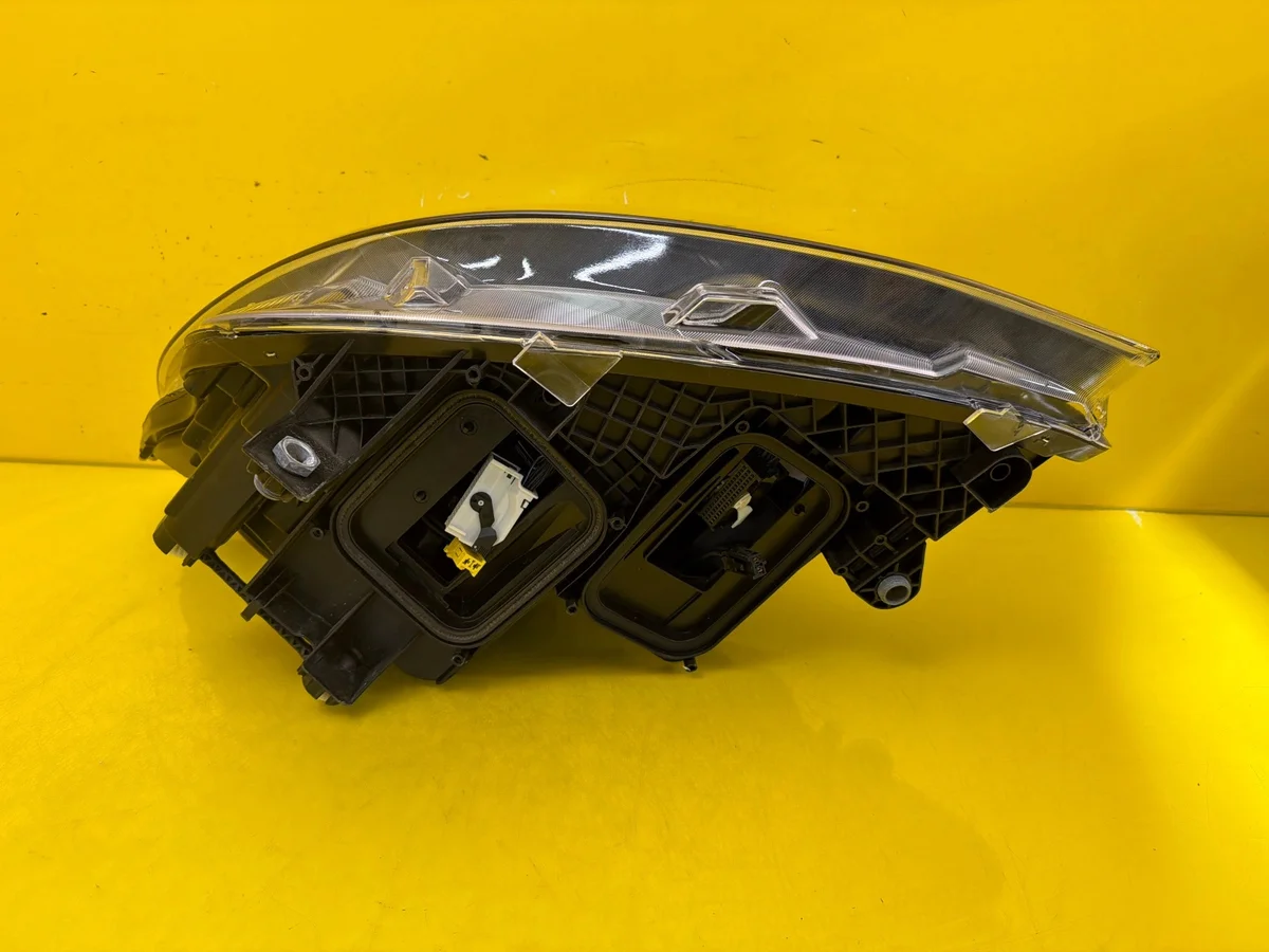 Luz Mercedes Vito V W44 A4479068001 LED image 8