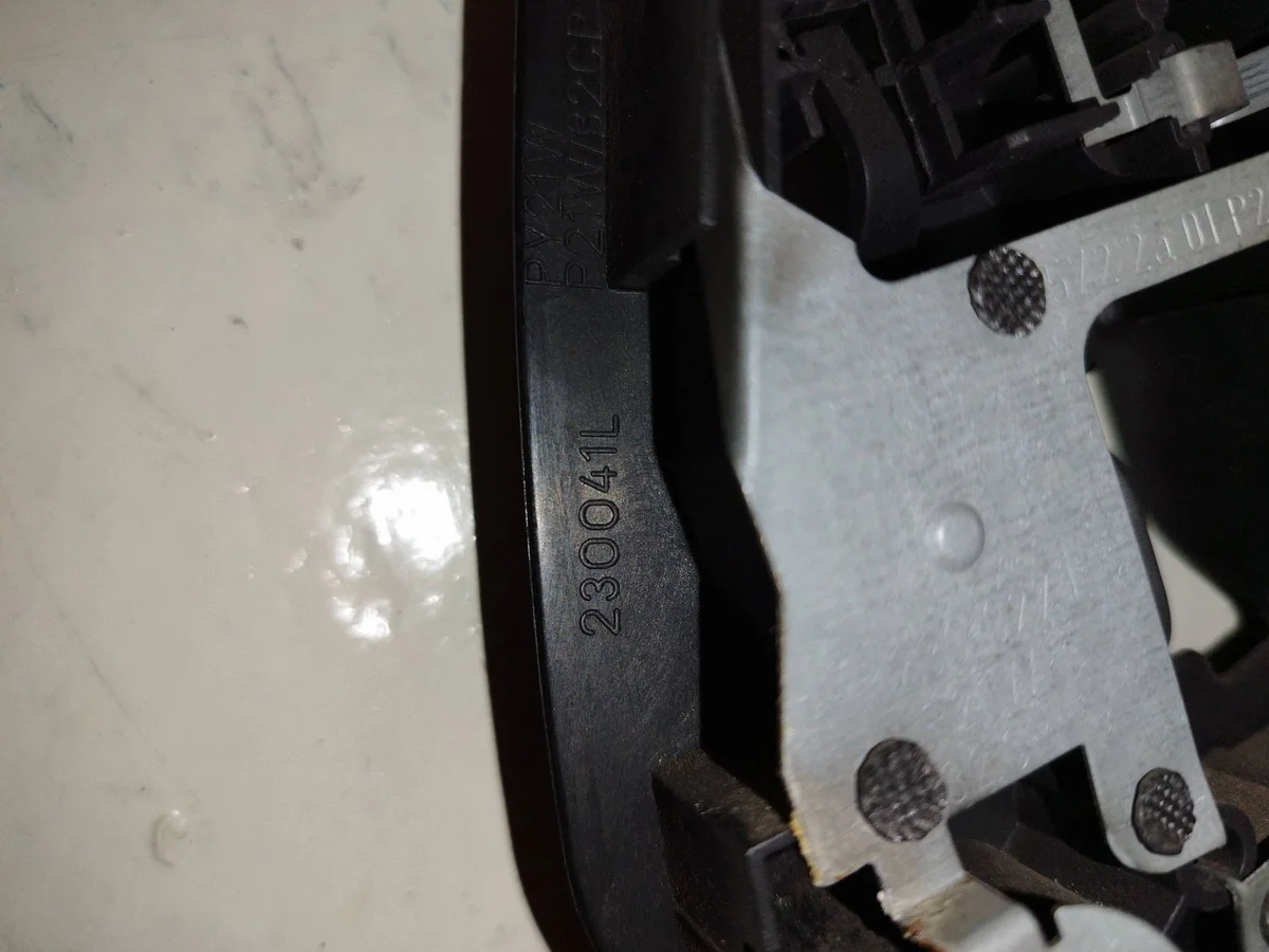 Left Rear Tail Light Insert BMW E46 Sedan image 4