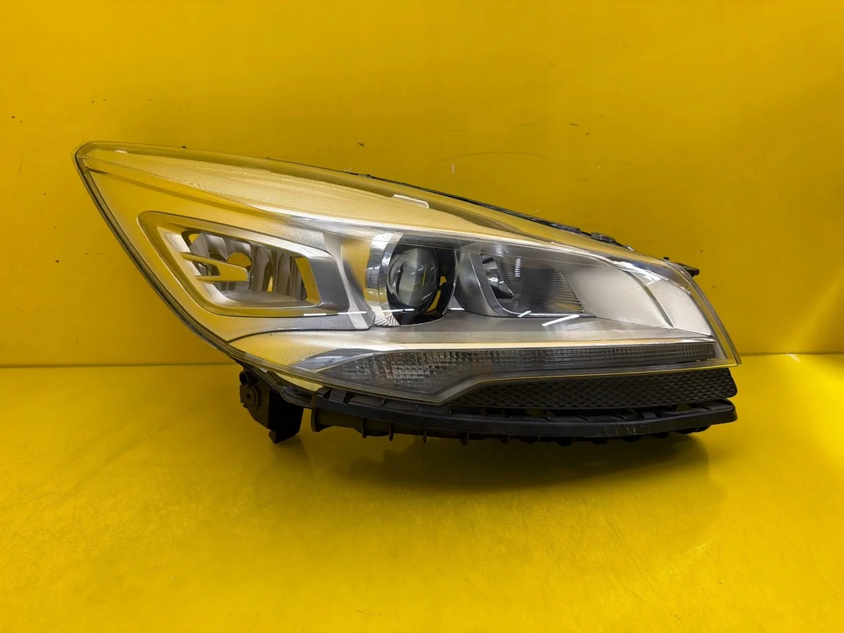 Farol Direito Ford Kuga MK2 Bi-Xenon Usado