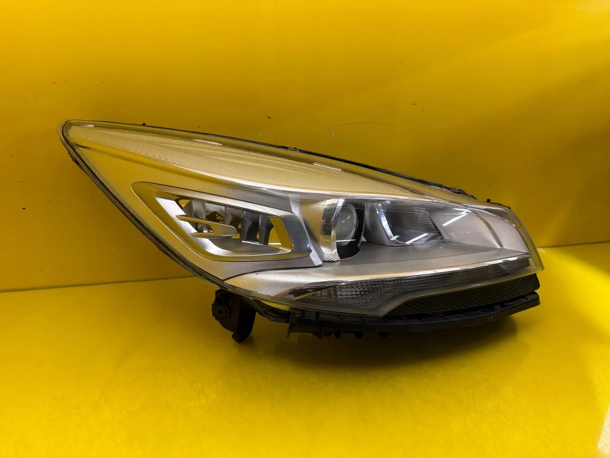 Farol Direito Ford Kuga MK2 Bi-Xenon Usado image 3
