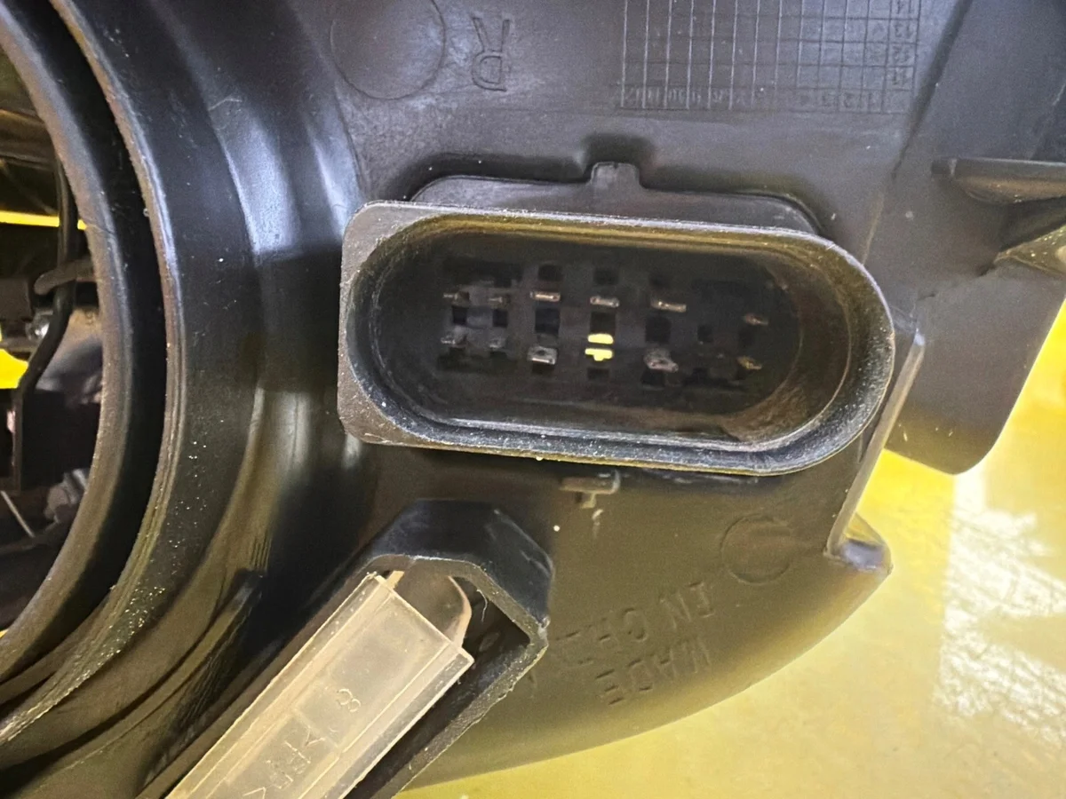 Farol Direito Ford Kuga MK2 Bi-Xenon Usado image 9