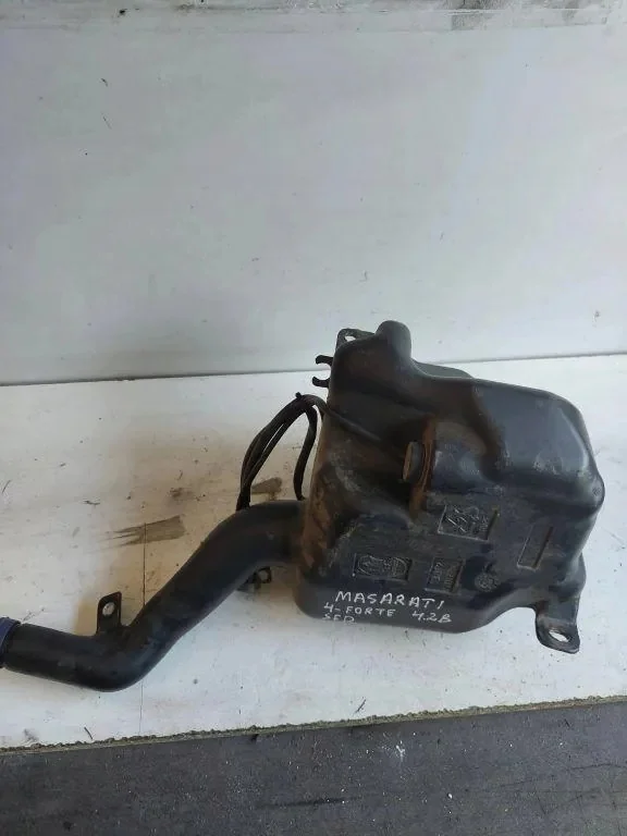 Réservoir Lave-Glace Maserati Granturismo 13012