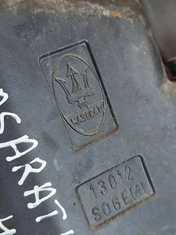 Maserati Granturismo Scheibenwaschbehälter 13012 image 8
