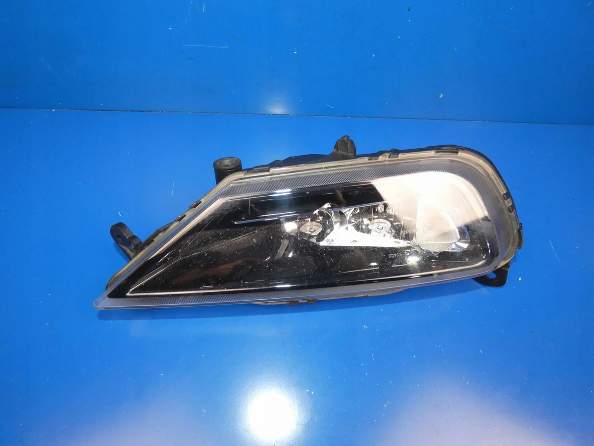 Lâmpada Halógena Volvo OE 31395866 Usada