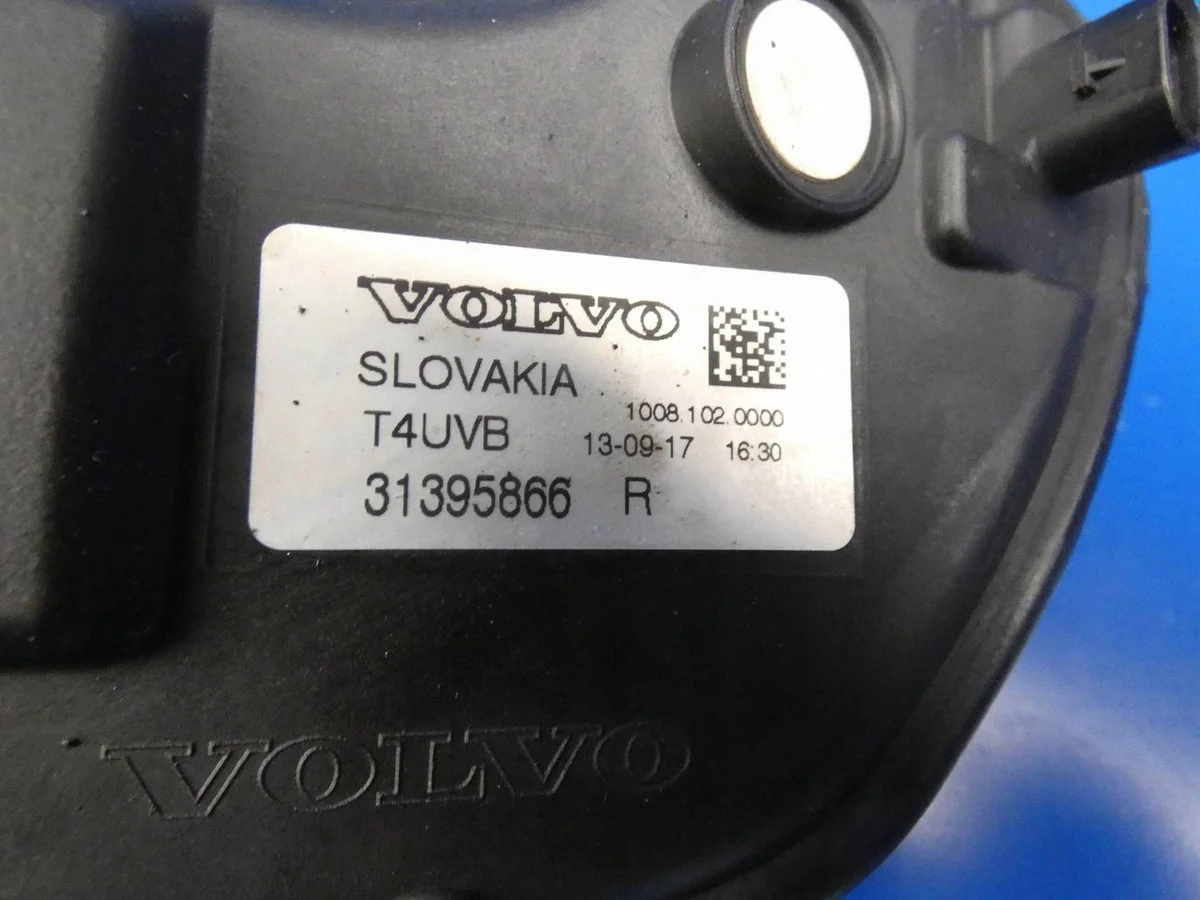 Lâmpada Halógena Volvo OE 31395866 Usada image 3