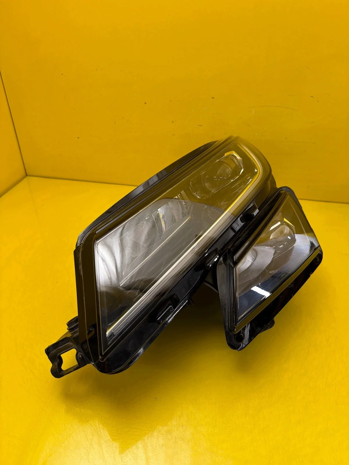Vänster framlykta Skoda Kodiaq 566941015C