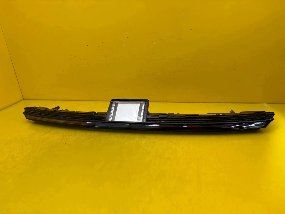 Mellersta lampa BYD Han 2023- LED DRL