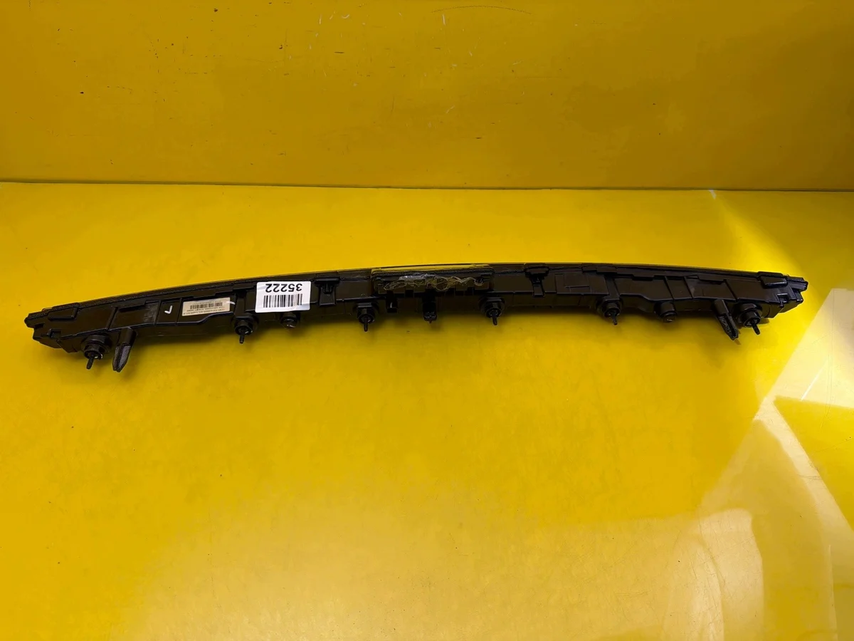 BYD HCE-4102300D Lampe Centrale DRL Occasion image 6