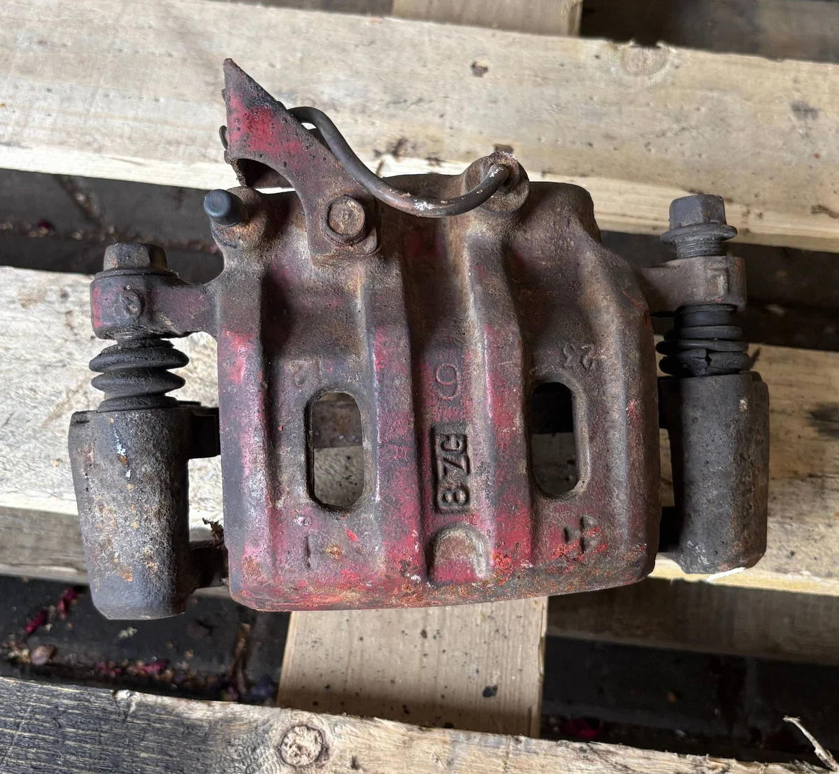 Bromsok Vänster Fram Mitsubishi L200 III 2.5 TD