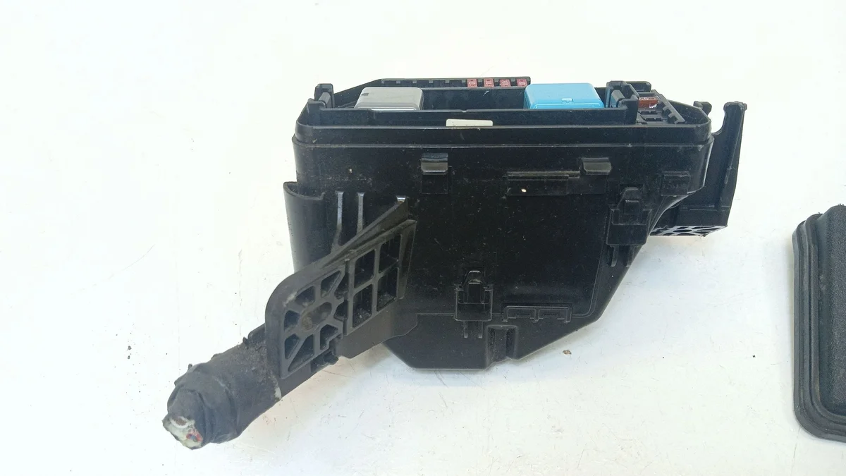 Sicherungskasten Toyota Yaris III 11-15 1.0 image 4