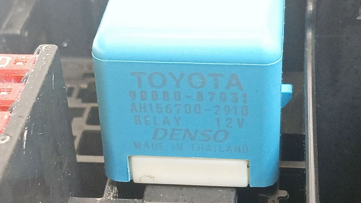 Sicherungskasten Toyota Yaris III 11-15 1.0 image 8