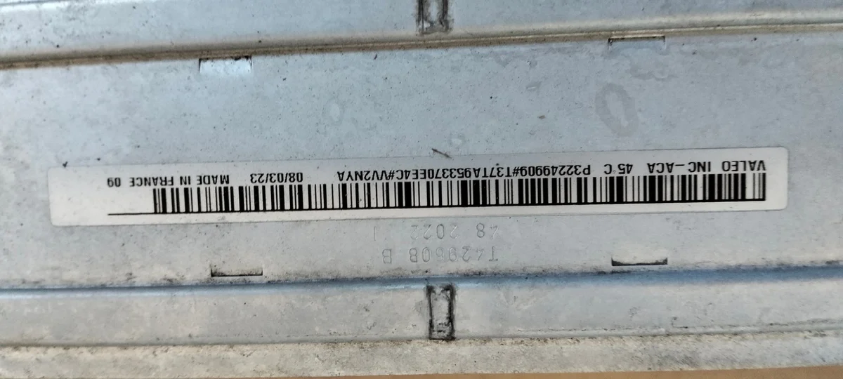 Volvo XC40 Intercooler 32249909 image 3