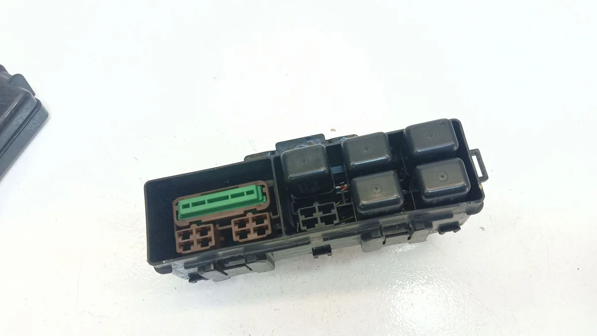 Sicherungskasten Toyota Yaris 99-03 8274152010 image 6