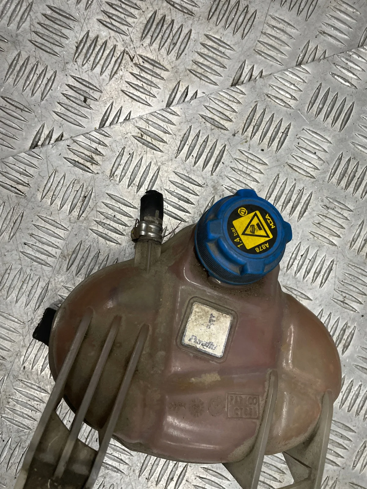 Ausgleichsbehälter Fiat Grande Punto 1.4 8V 05-12 image 3