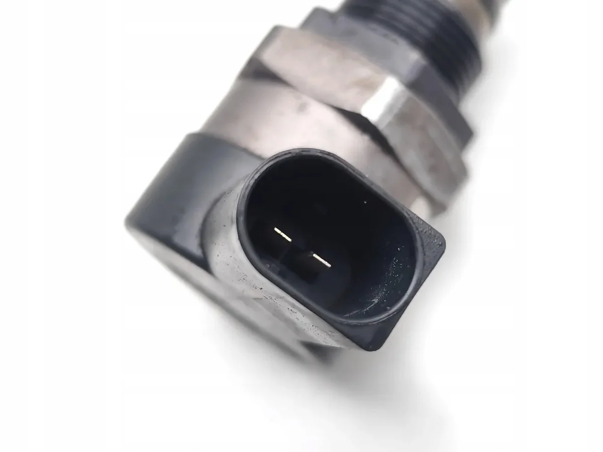 Capteur Pression Carburant BMW 5 E60 2.0 D image 6