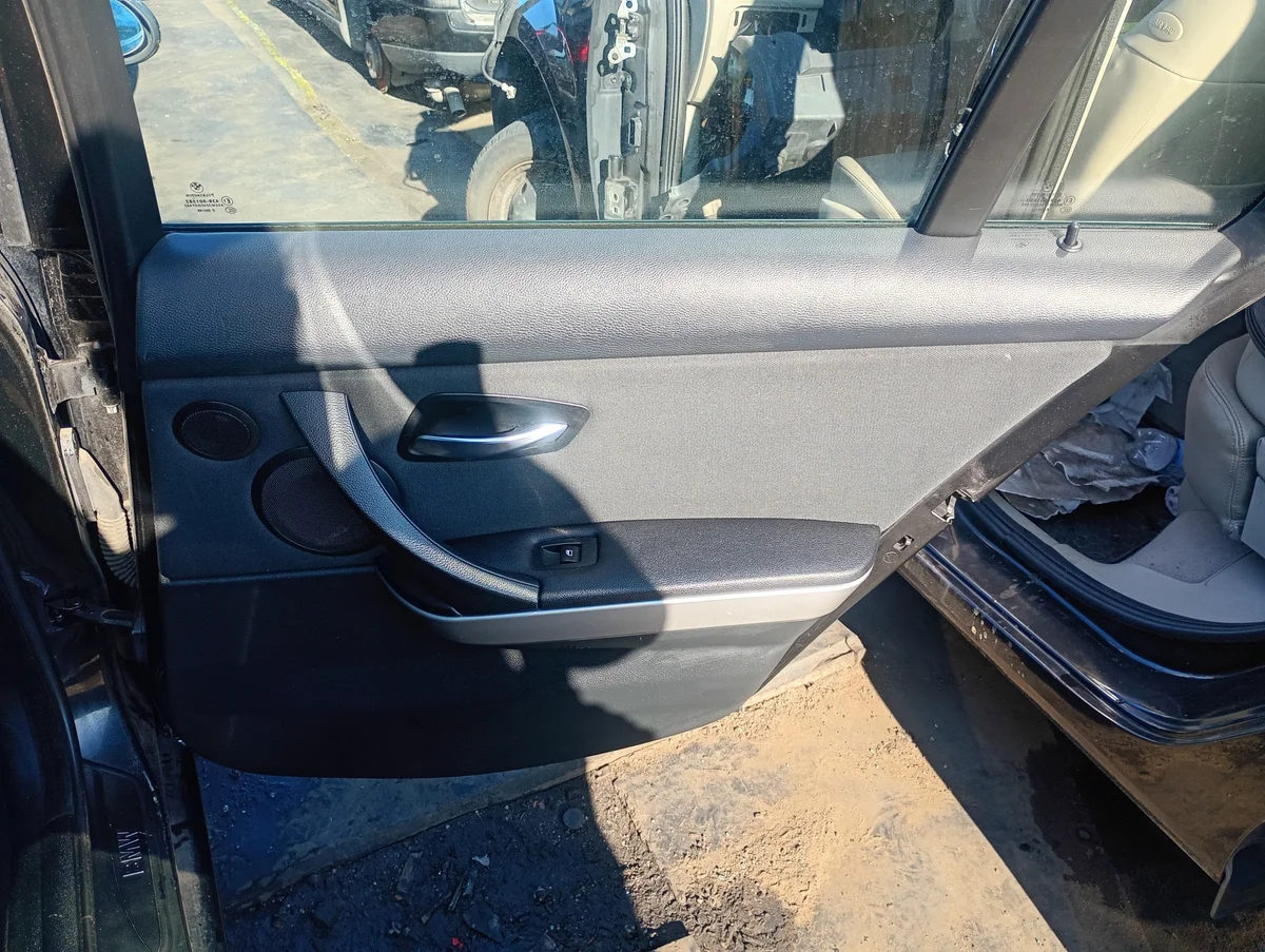 Bocchetta Destra Posteriore BMW E91 Usata image 3