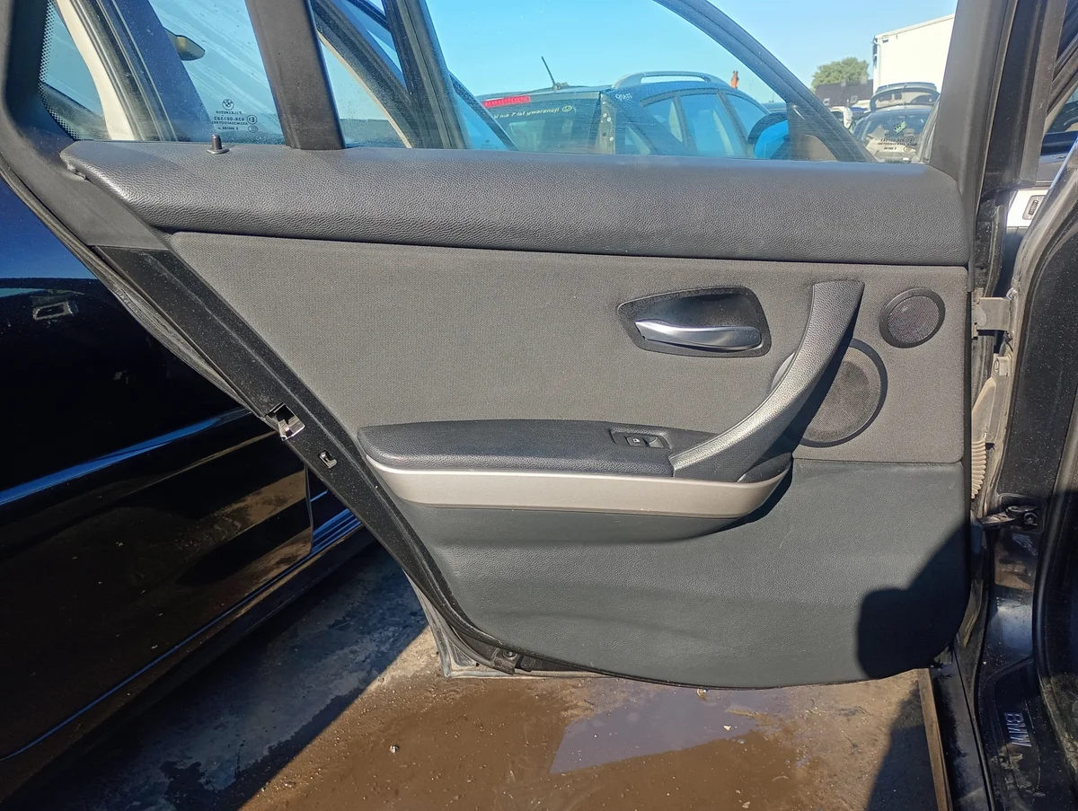BMW E91 3 III Oviverho Vasen Taka Käytetty