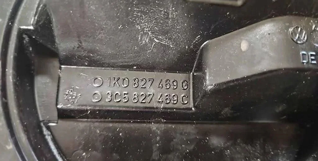 Manija Maletero VW Passat B6 2.0 TDI 1K0827469G image 3